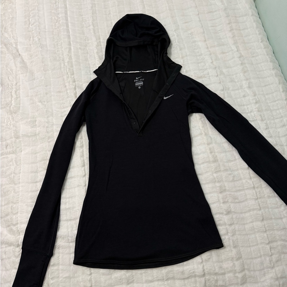 Nike Women's XS Black dri fit long sleeve running top